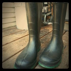 Rubber boots size 8